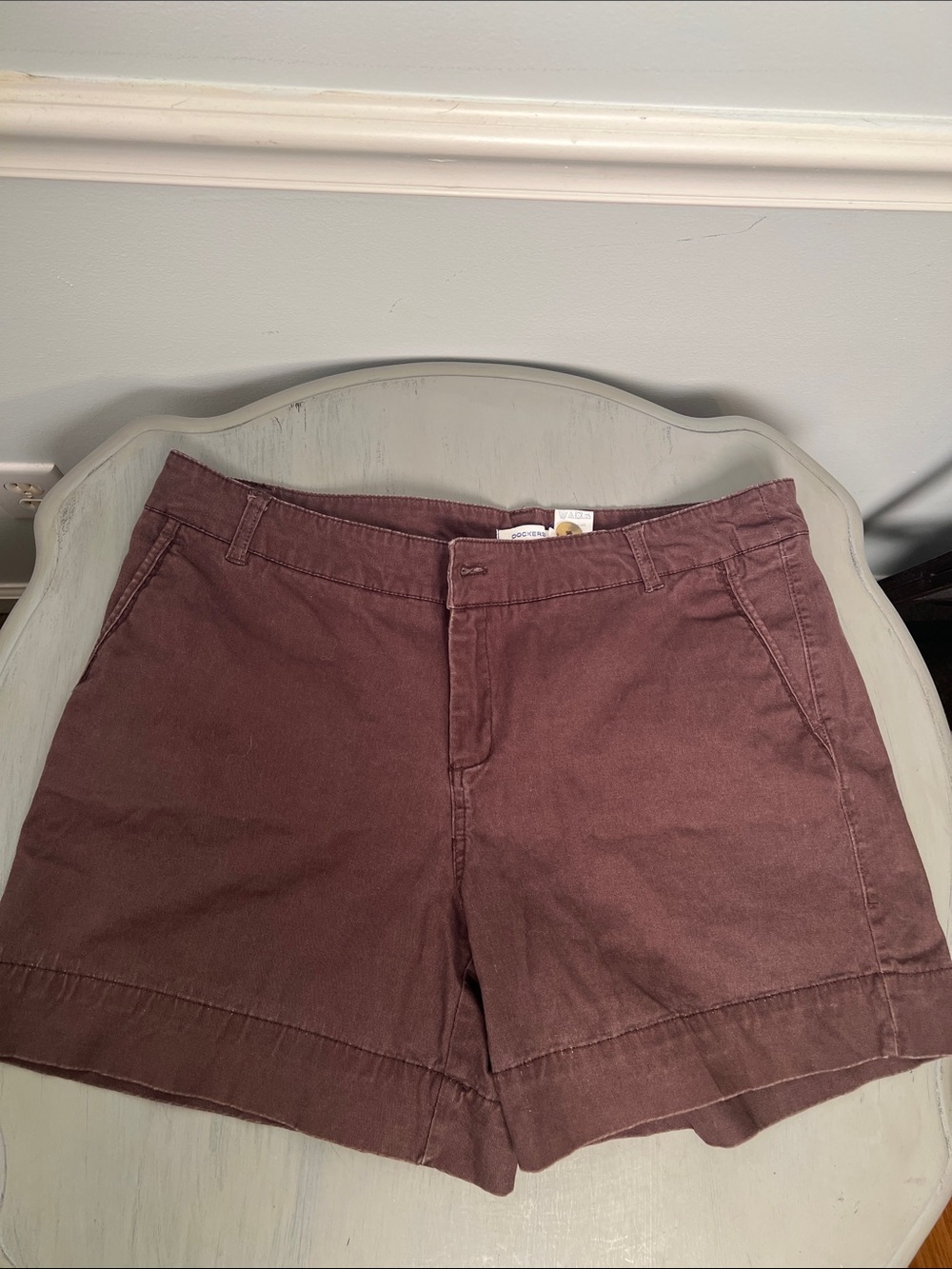 Dockers Women's flat front Cotton Shorts in Brown size 14 - Picture 1 of 8